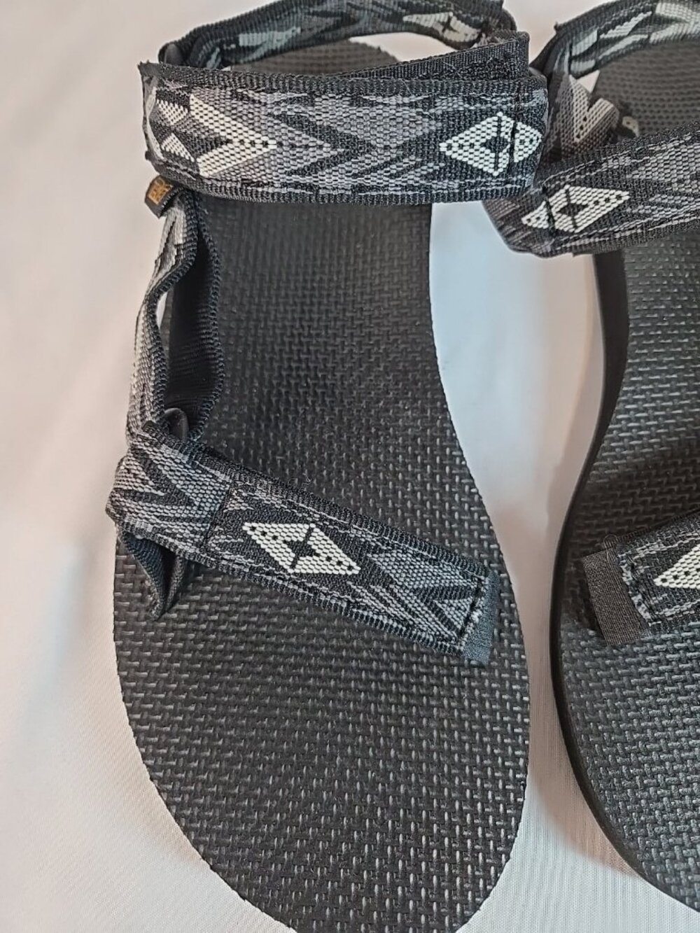 Teva Black/White Women's Sandals Size 8 - Picture 3 of 7